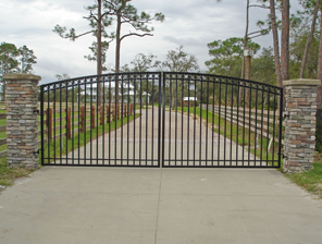 Driveway entrance metal gate AMD Ornamental